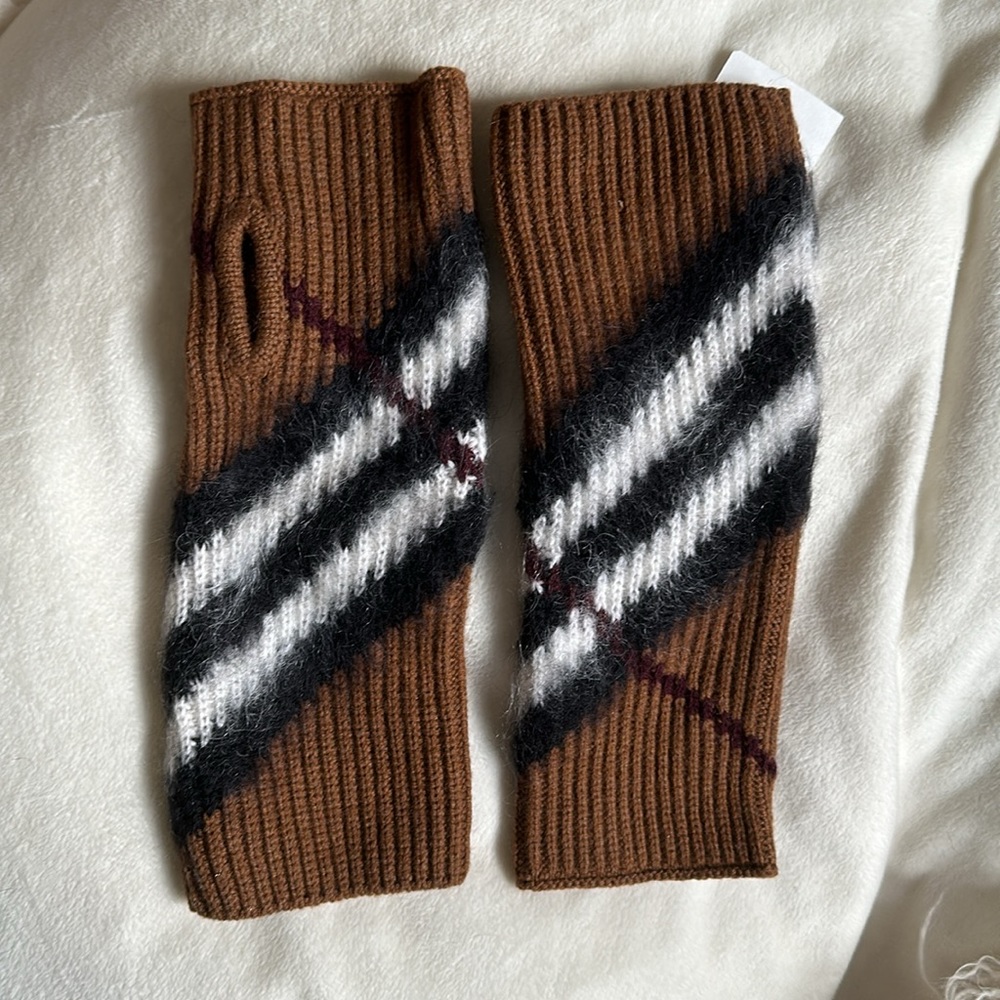 Burberry Chevron Check Overlay Fingerless Knit Gloves | Rare Find - Picture 5 of 12